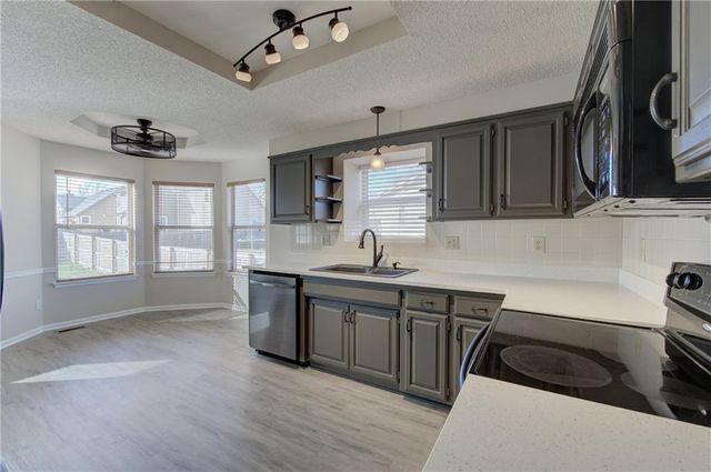 2205 NE 3rd Street, Blue Springs, MO 64014