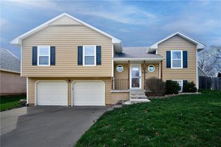 2205 NE 3rd Street, Blue Springs, MO 64014