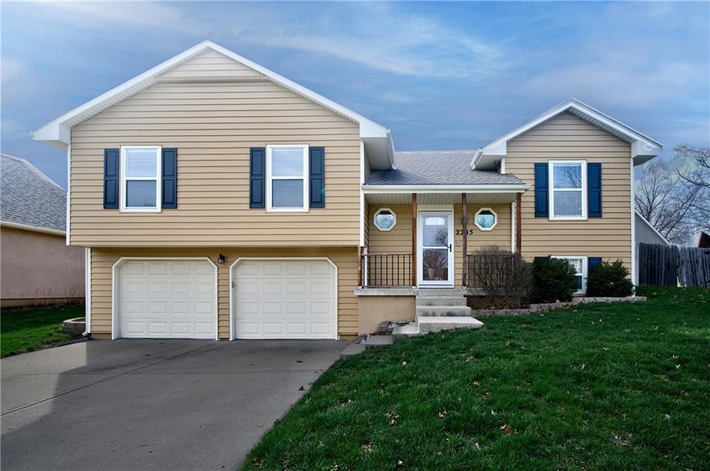 2205 NE 3rd Street, Blue Springs, MO 64014