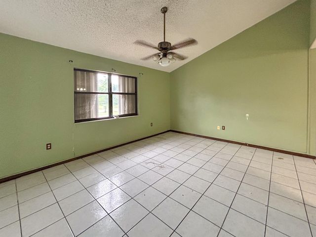 5711 Killarney Avenue, Fort Pierce, FL 34951