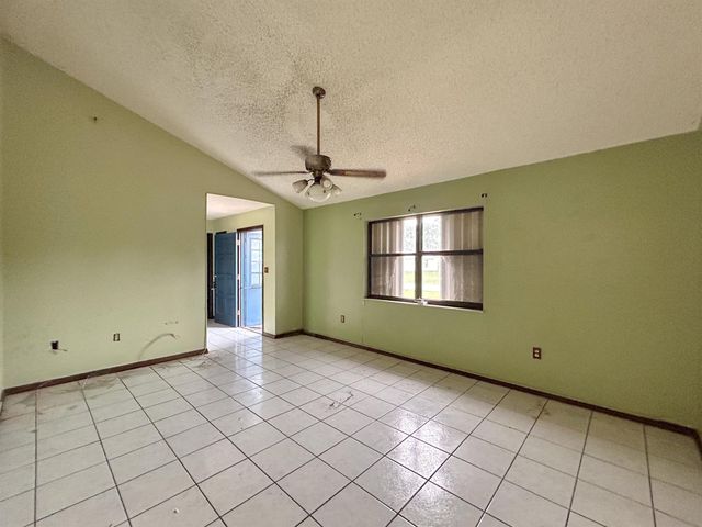 5711 Killarney Avenue, Fort Pierce, FL 34951
