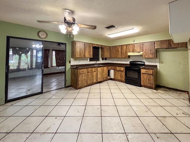 5711 Killarney Avenue, Fort Pierce, FL 34951
