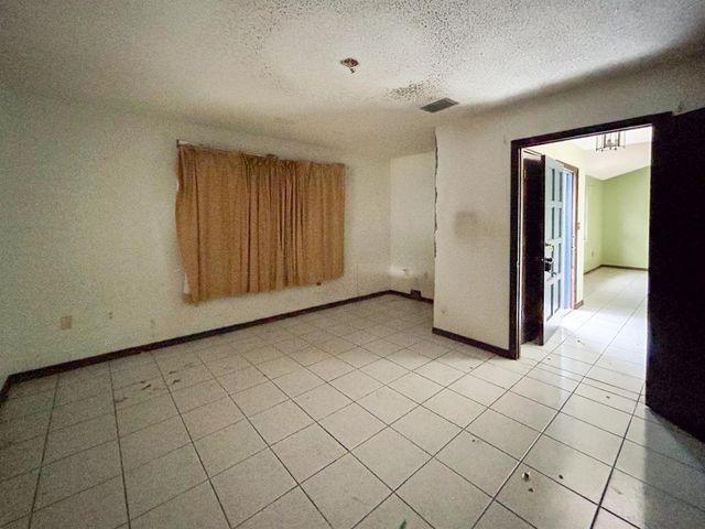 5711 Killarney Avenue, Fort Pierce, FL 34951