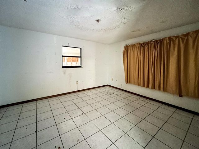 5711 Killarney Avenue, Fort Pierce, FL 34951