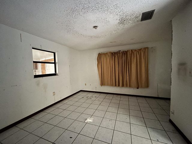 5711 Killarney Avenue, Fort Pierce, FL 34951