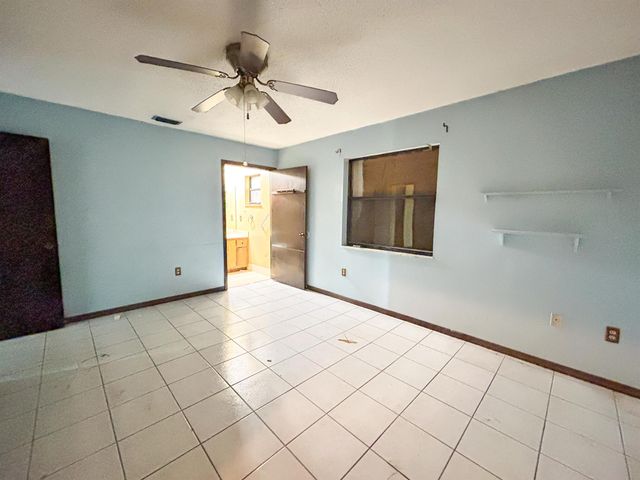 5711 Killarney Avenue, Fort Pierce, FL 34951