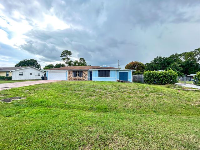 5711 Killarney Avenue, Fort Pierce, FL 34951