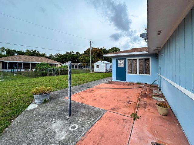 5711 Killarney Avenue, Fort Pierce, FL 34951