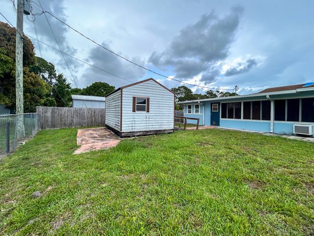 5711 Killarney Avenue, Fort Pierce, FL 34951