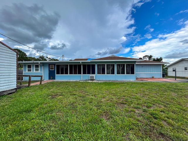5711 Killarney Avenue, Fort Pierce, FL 34951