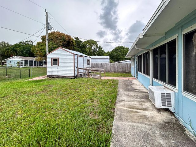 5711 Killarney Avenue, Fort Pierce, FL 34951