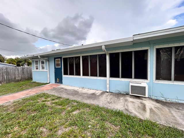 5711 Killarney Avenue, Fort Pierce, FL 34951