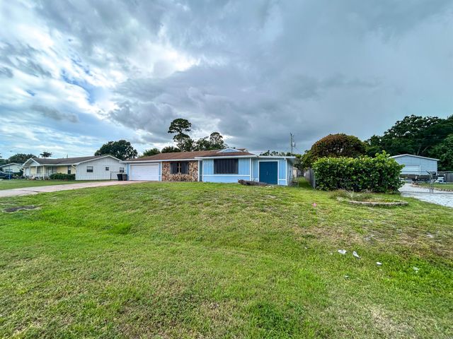 5711 Killarney Avenue, Fort Pierce, FL 34951