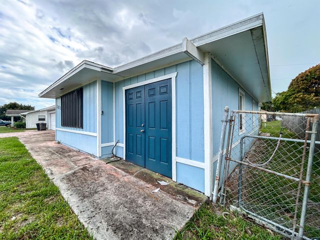5711 Killarney Avenue, Fort Pierce, FL 34951