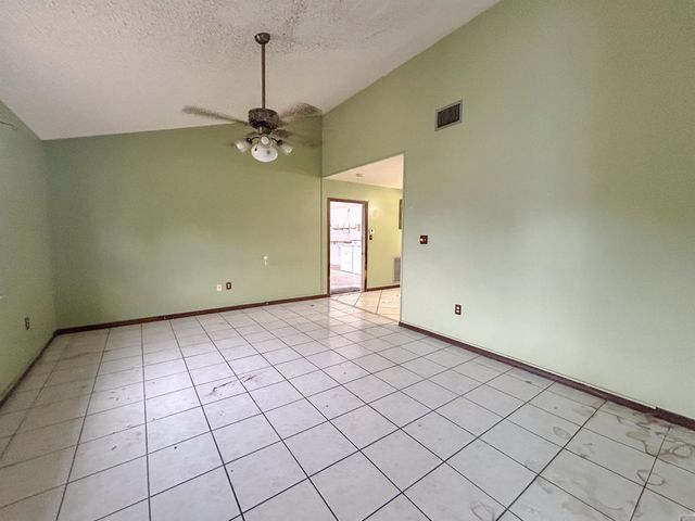 5711 Killarney Avenue, Fort Pierce, FL 34951