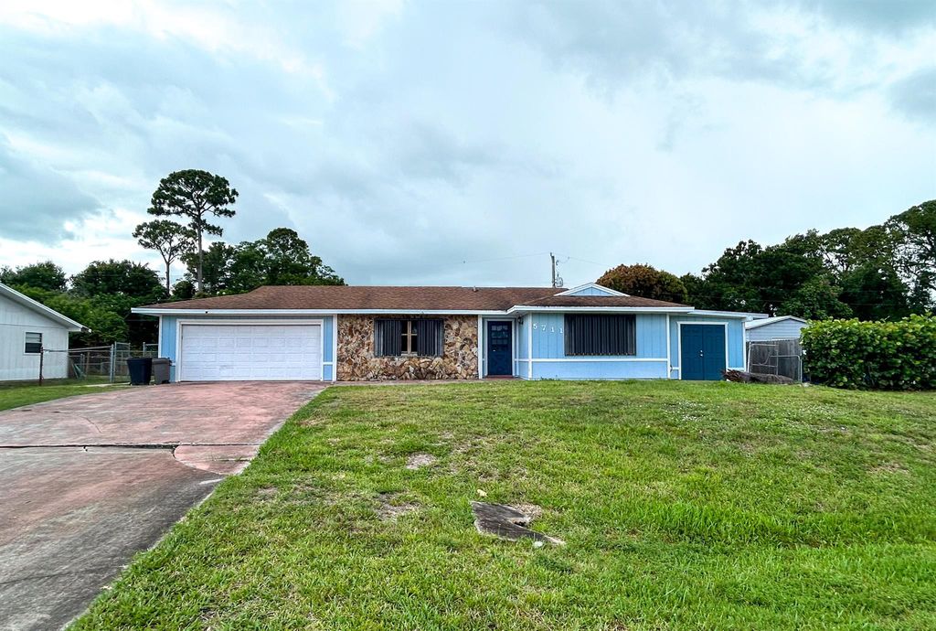 5711 Killarney Avenue, Fort Pierce, FL 34951