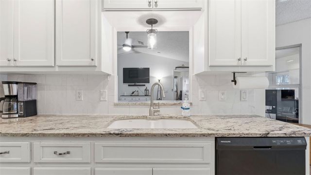 12435 S CANNA POINT, Floral City, FL 34436