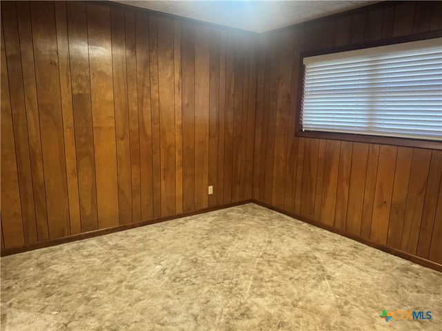 1209 E Morgan Avenue, Cuero, TX 77954