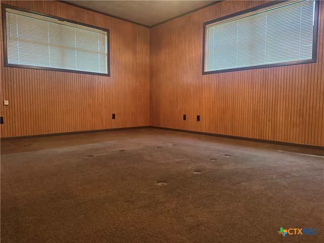 1209 E Morgan Avenue, Cuero, TX 77954