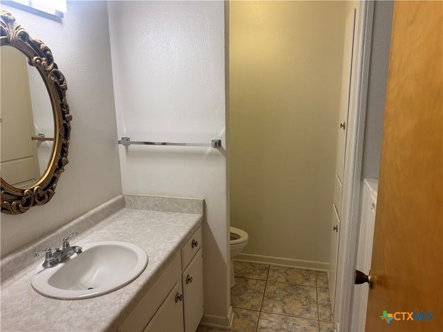 1209 E Morgan Avenue, Cuero, TX 77954