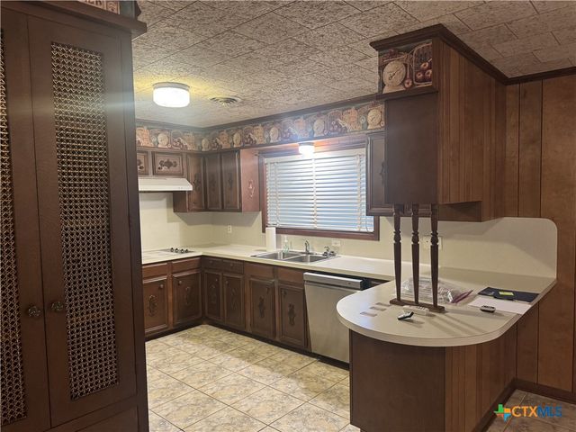 1209 E Morgan Avenue, Cuero, TX 77954