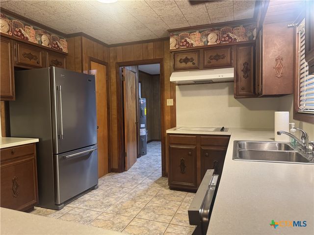 1209 E Morgan Avenue, Cuero, TX 77954