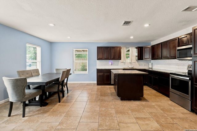 1311 Rivas St, San Antonio, TX 78207