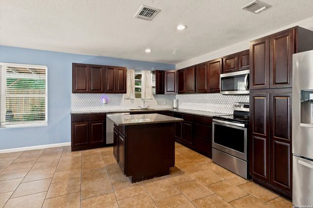 1311 Rivas St, San Antonio, TX 78207
