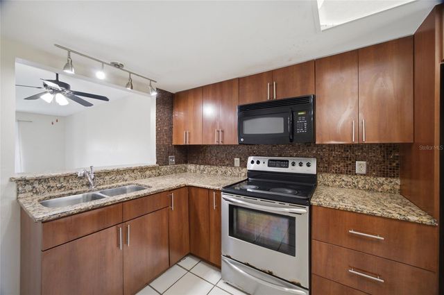 6336 NEWTOWN CIRCLE 36C1, Tampa, FL 33615