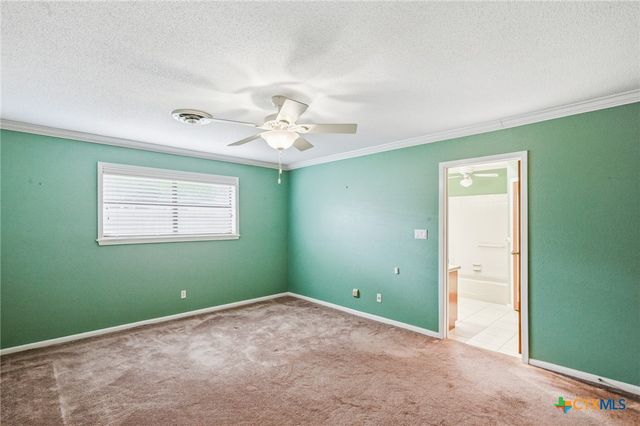 201 Laguna Drive, Victoria, TX 77904