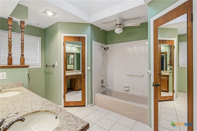 201 Laguna Drive, Victoria, TX 77904