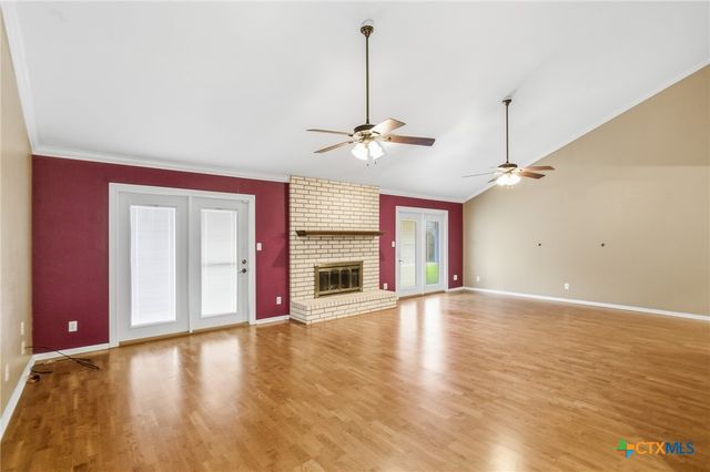 201 Laguna Drive, Victoria, TX 77904