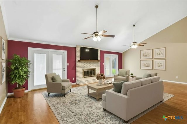 201 Laguna Drive, Victoria, TX 77904