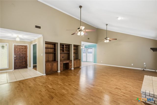 201 Laguna Drive, Victoria, TX 77904