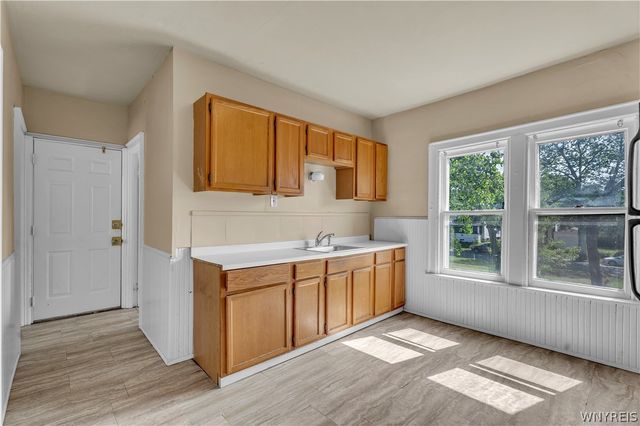 408 Woodlawn Ave, Buffalo, NY 14208