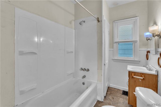 408 Woodlawn Ave, Buffalo, NY 14208