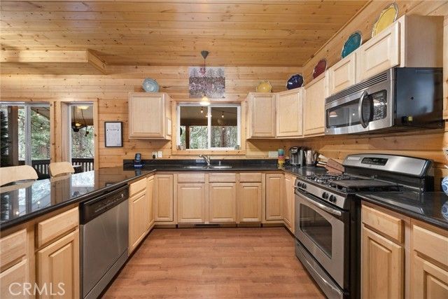 10667 Conifer, Wofford Heights, CA 93285