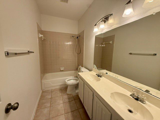105 Edinburgh Court, Highland Village, TX 75077