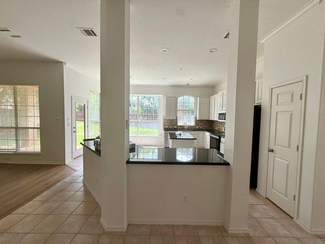 105 Edinburgh Court, Highland Village, TX 75077