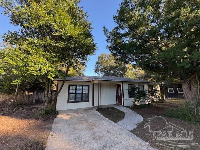 5758 Hickory St, Milton, FL 32570