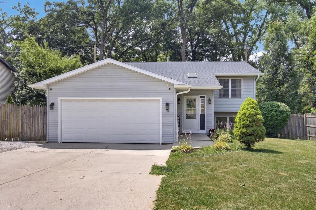 11124 268th AVENUE, Trevor, WI 53179