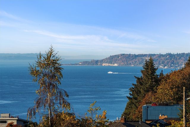 3835 54th Avenue SW, Seattle, WA 98116