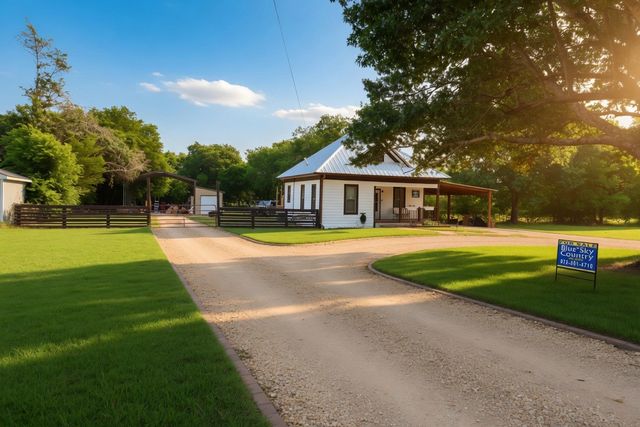 504 N Fordyce Street, Blooming Grove, TX 76626