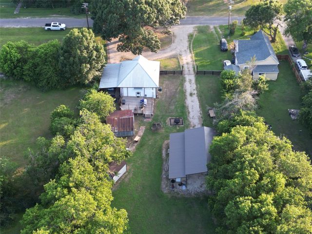 504 N Fordyce Street, Blooming Grove, TX 76626
