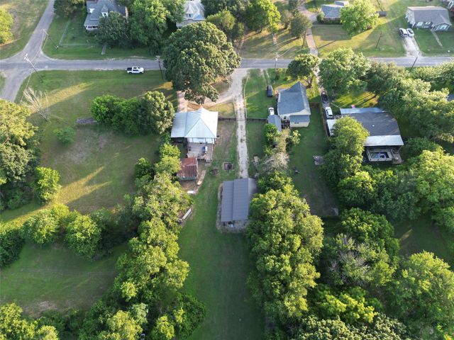 504 N Fordyce Street, Blooming Grove, TX 76626