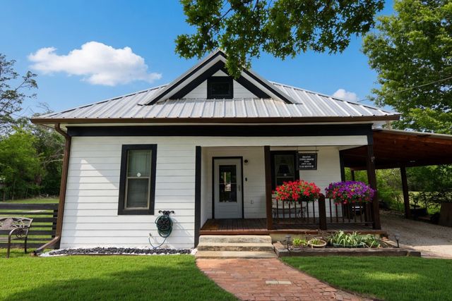 504 N Fordyce Street, Blooming Grove, TX 76626