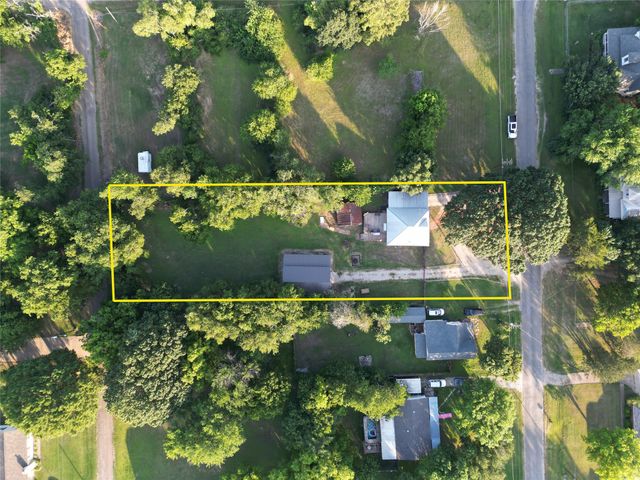504 N Fordyce Street, Blooming Grove, TX 76626