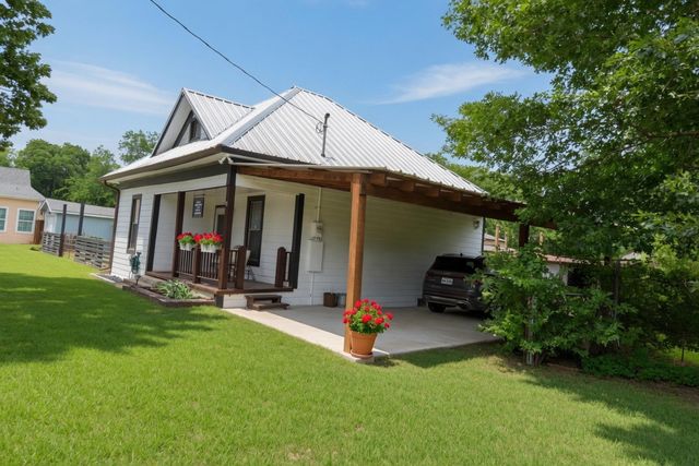 504 N Fordyce Street, Blooming Grove, TX 76626