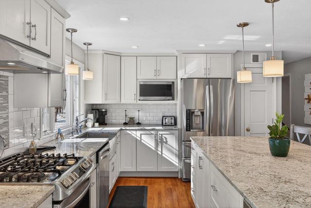 48 Holly Ridge Drive, Sandwich, MA 02563