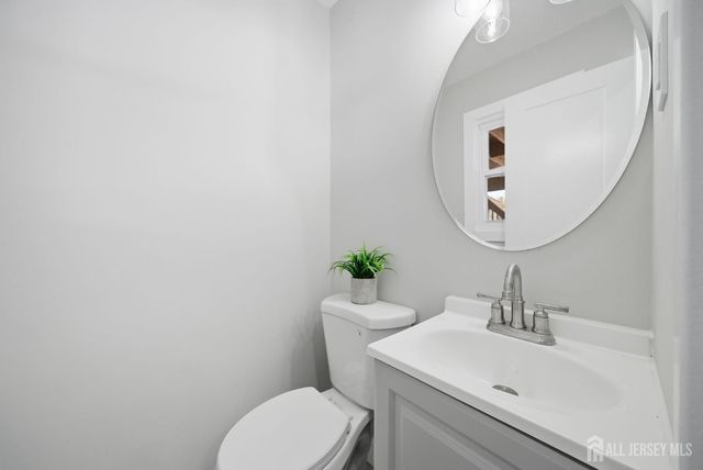 12 Thornton Lane, Piscataway, NJ 08854